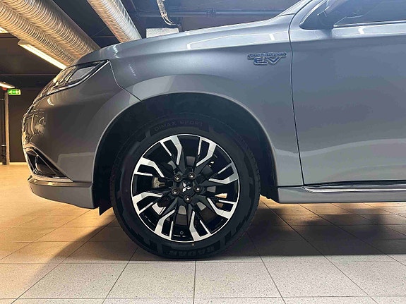 Mitsubishi Outlander 3 of 30