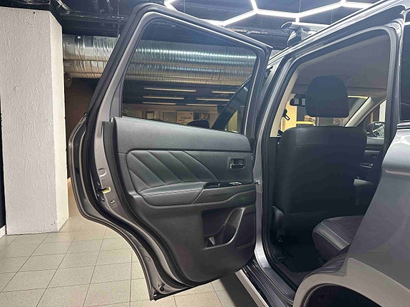 Mitsubishi Outlander 29 of 30