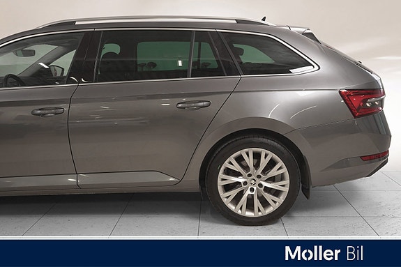 Skoda Superb 9 of 30