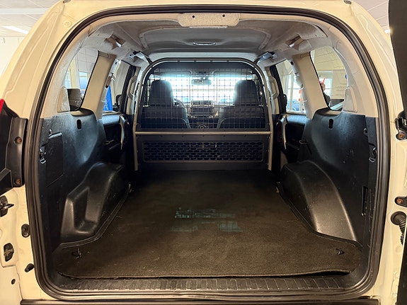 Toyota Land Cruiser 18 of 30