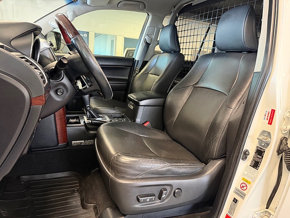 Toyota Land Cruiser 15 of 30