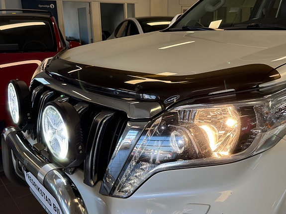 Toyota Land Cruiser 10 of 30