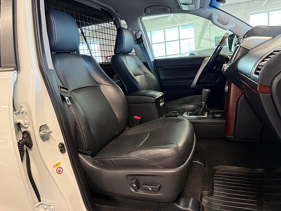 Toyota Land Cruiser 20 of 30
