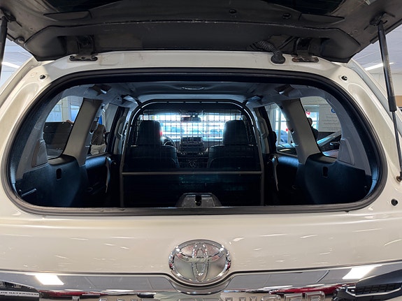Toyota Land Cruiser 17 of 30