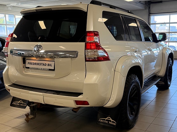 Toyota Land Cruiser 4 of 30