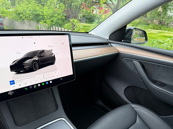 Tesla Model Y 6 of 9