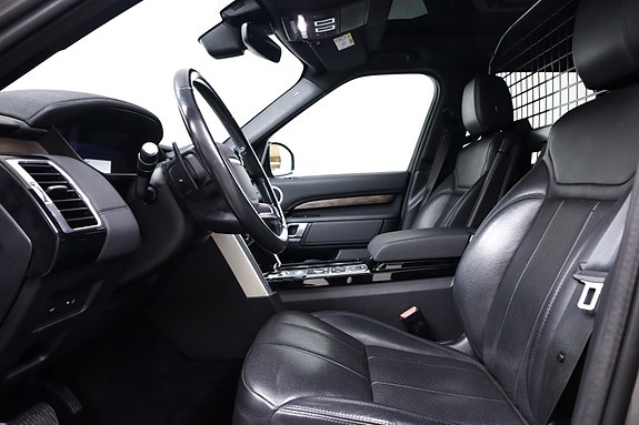 Land Rover Discovery 16 of 22