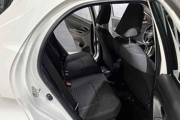 Toyota Yaris 14 of 19