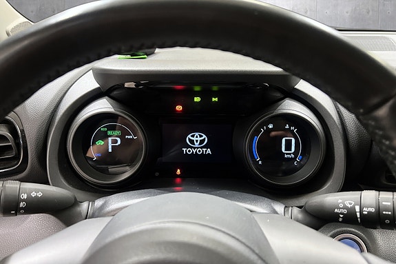 Toyota Yaris 12 of 19
