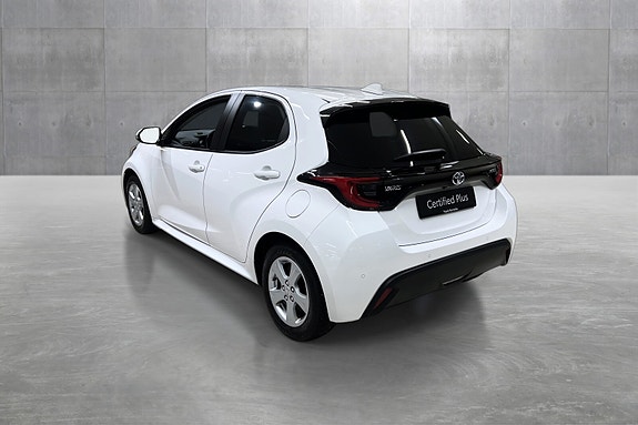 Toyota Yaris 7 of 19