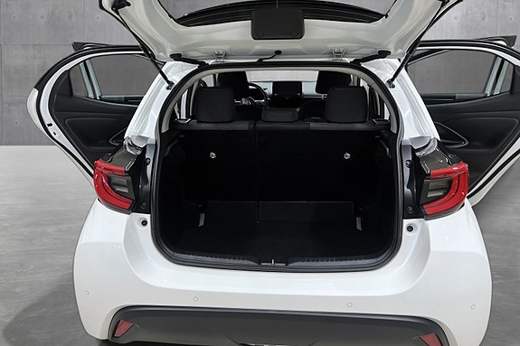 Toyota Yaris 18 of 19