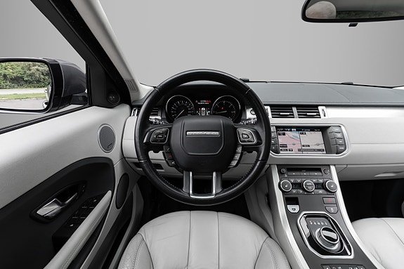 Land Rover Range Rover Evoque 17 of 30