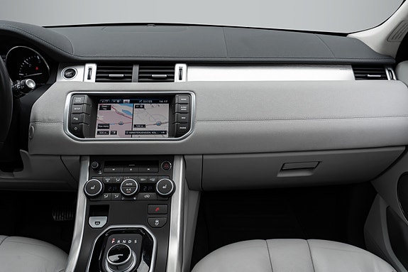 Land Rover Range Rover Evoque 30 of 30