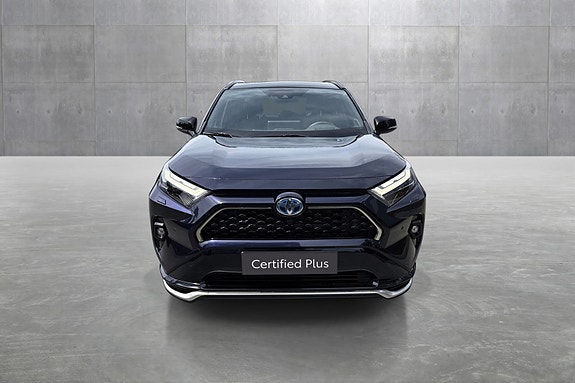 Toyota RAV4 8 of 26