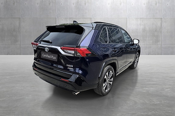 Toyota RAV4 5 of 26