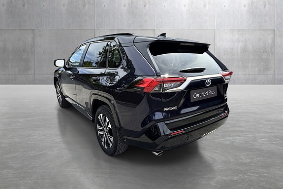 Toyota RAV4 3 of 26