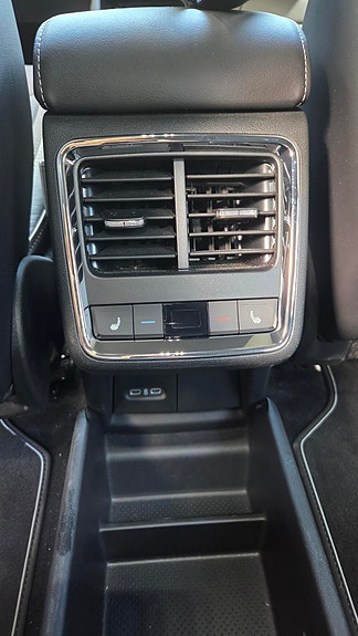 Skoda Enyaq 11 of 16