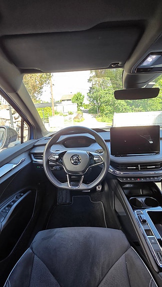 Skoda Enyaq 12 of 16