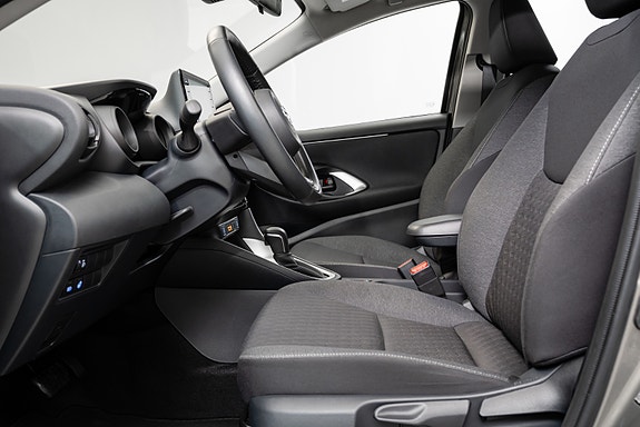 Toyota Yaris 15 of 30