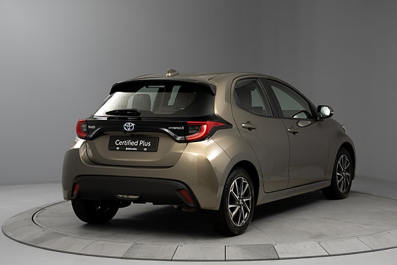 Toyota Yaris 4 of 30