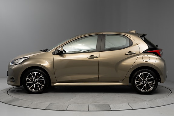 Toyota Yaris 2 of 30