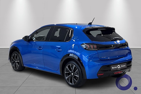 Peugeot e-208 3 of 16
