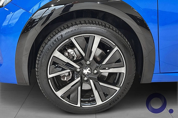 Peugeot e-208 10 of 16