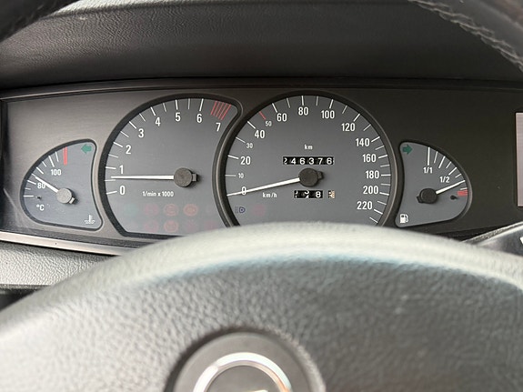 Opel Omega 18 of 18