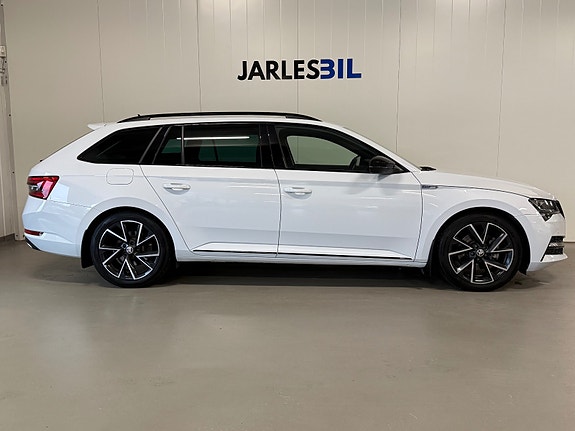 Skoda Superb 2 of 30