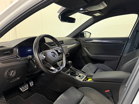 Skoda Superb 16 of 30