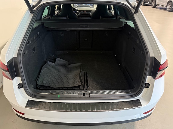 Skoda Superb 12 of 30