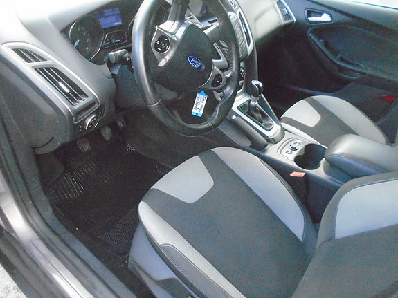 Ford Focus 14 of 21