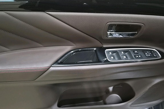 Mitsubishi Outlander 28 of 30