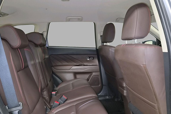 Mitsubishi Outlander 17 of 30