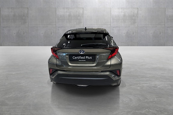 Toyota C-HR 4 of 18