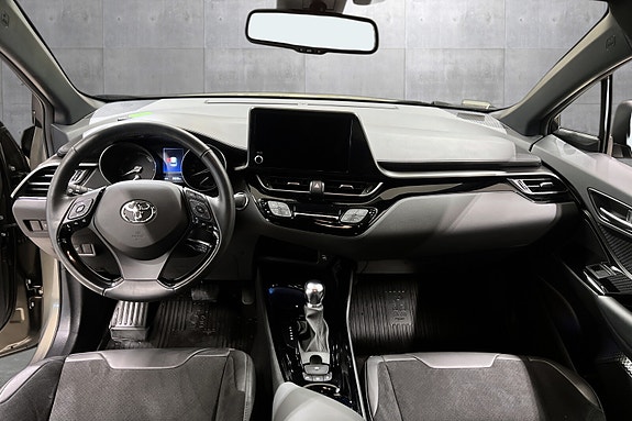 Toyota C-HR 10 of 18