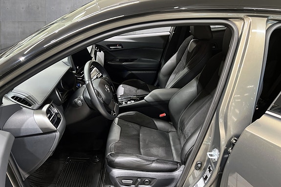 Toyota C-HR 9 of 18