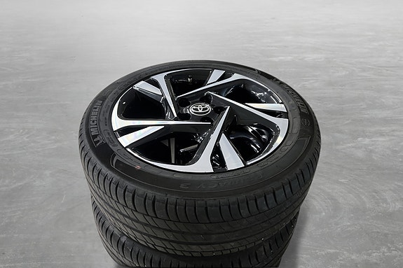 Toyota C-HR 18 of 18
