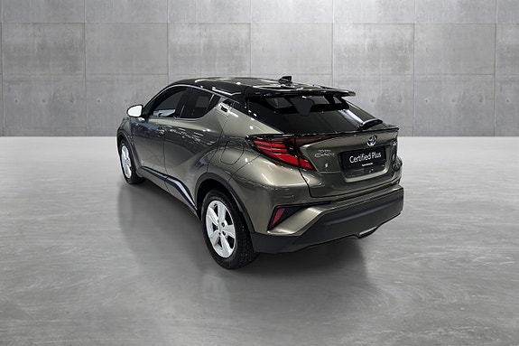 Toyota C-HR 3 of 18