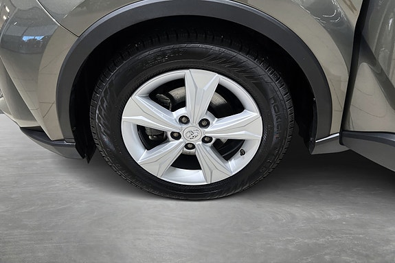 Toyota C-HR 17 of 18