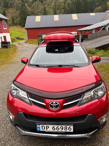 Toyota RAV4 7 of 29