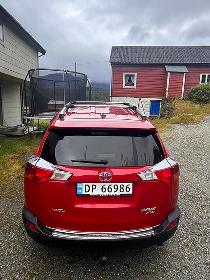 Toyota RAV4 12 of 29