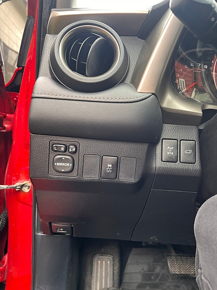 Toyota RAV4 22 of 29