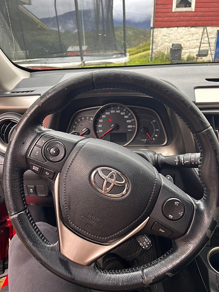 Toyota RAV4 21 of 29