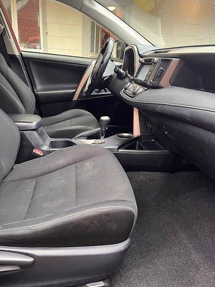Toyota RAV4 9 of 29