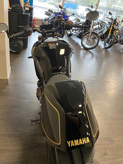 Yamaha XSR 900 4 of 6