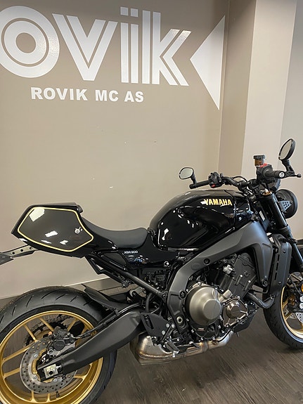 Yamaha XSR 900 2 of 6