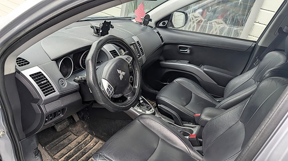 Mitsubishi Outlander 4 of 10