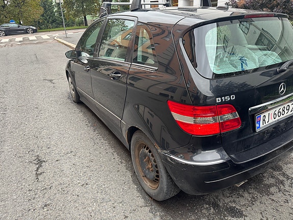 Mercedes-Benz B150 7 of 18