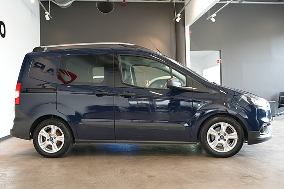 Ford Transit Courier 6 of 21